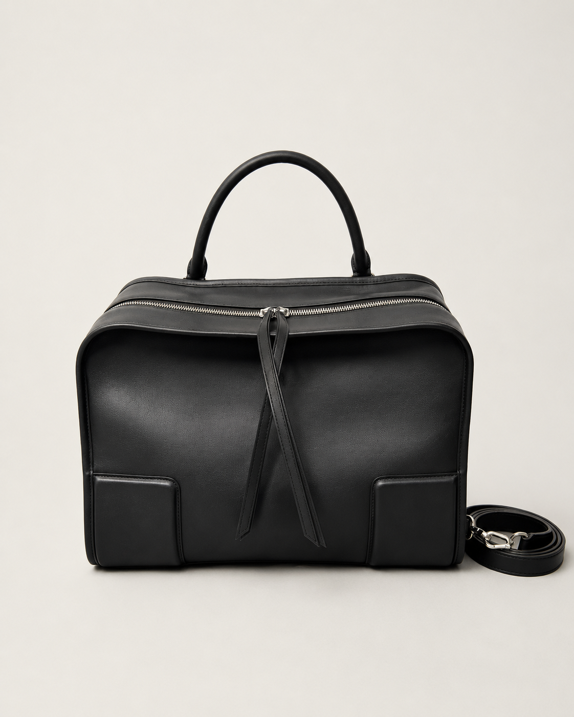 Loe tote image 2