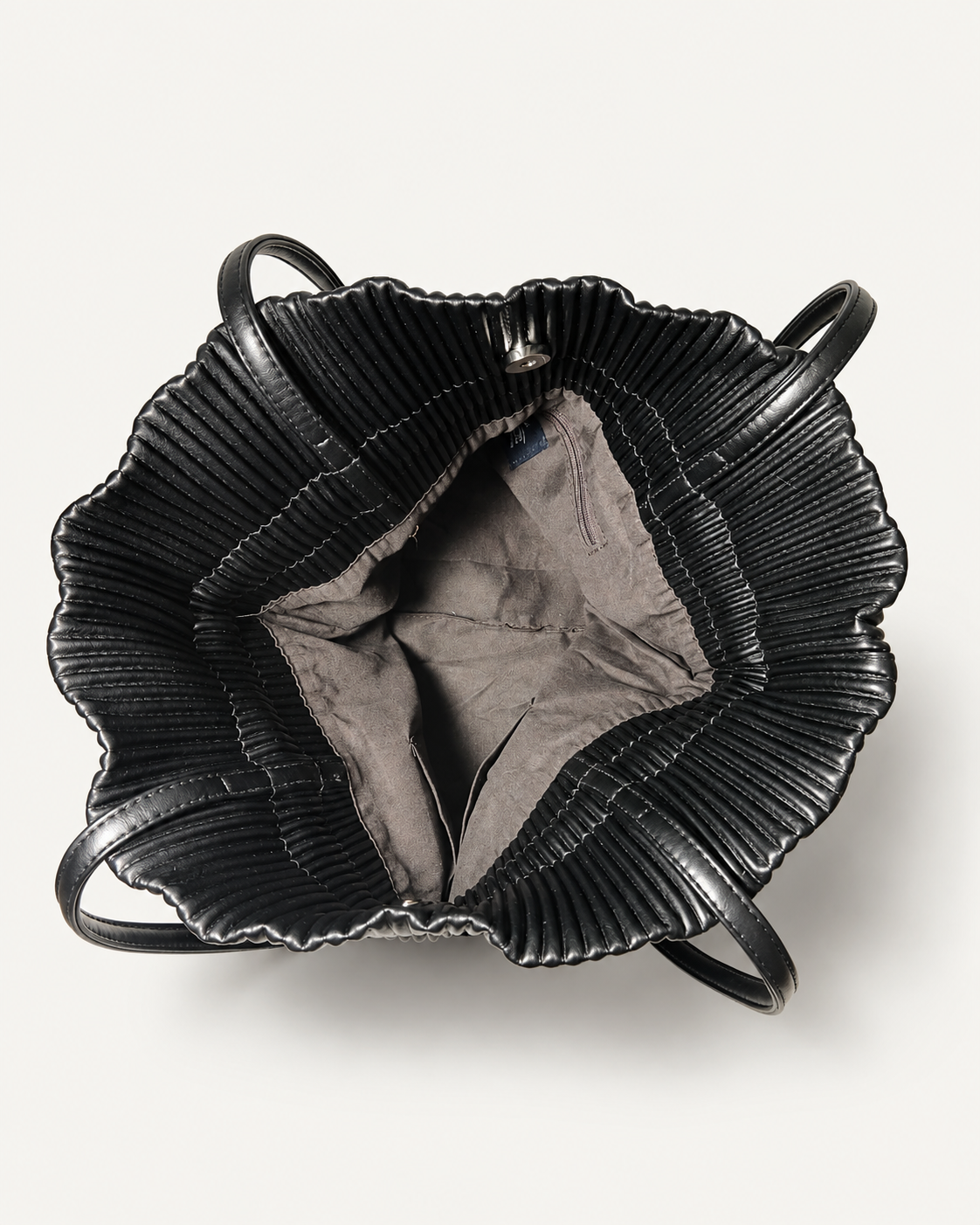 Muse pleats image 4