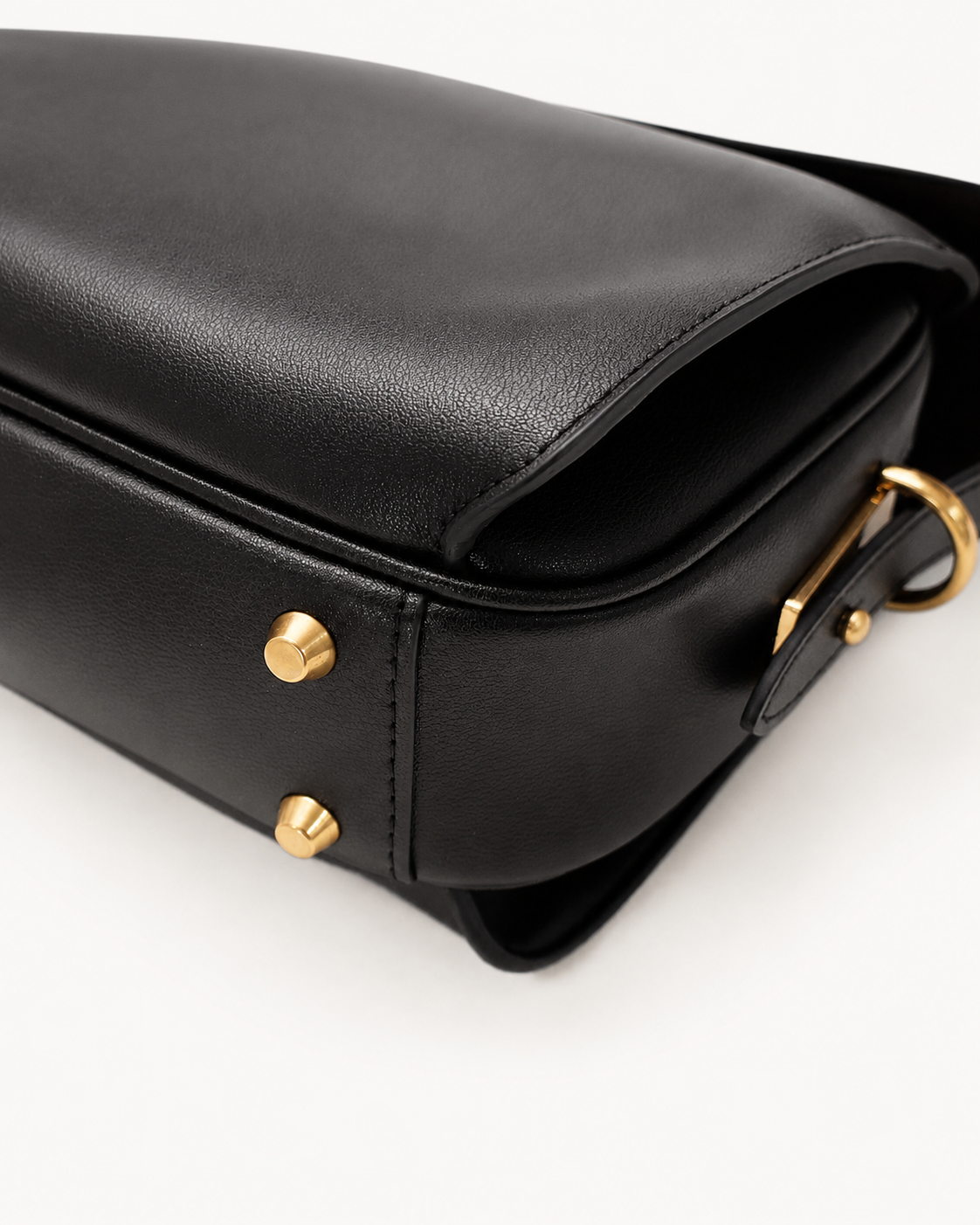 Roa pouch image 3