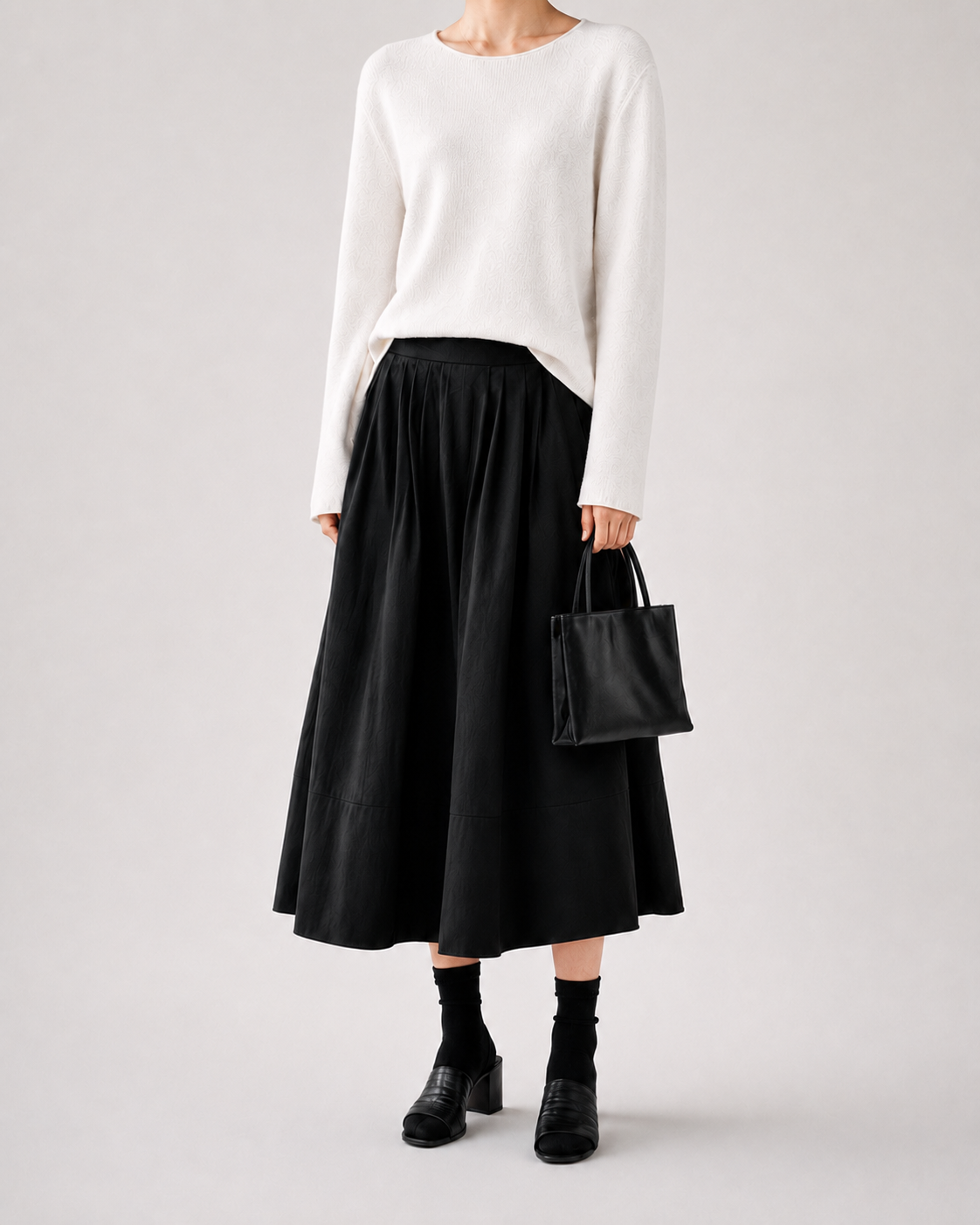 C mini tote model view