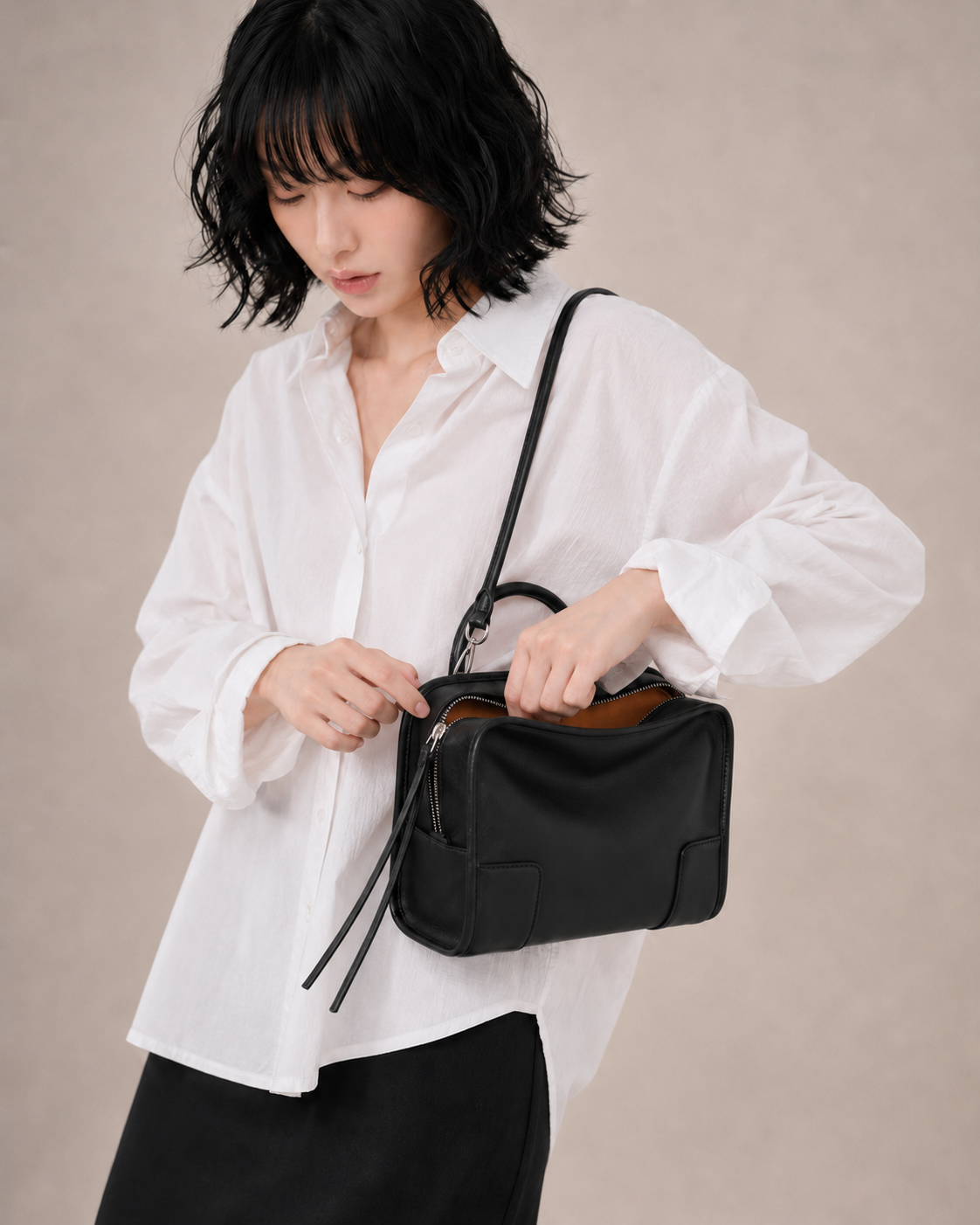 Loe tote model view