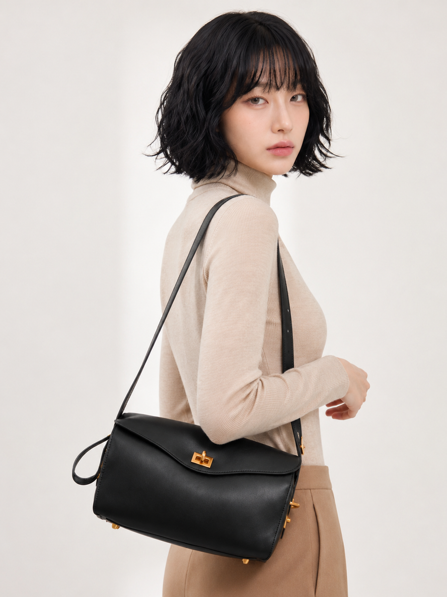 Roa pouch model view