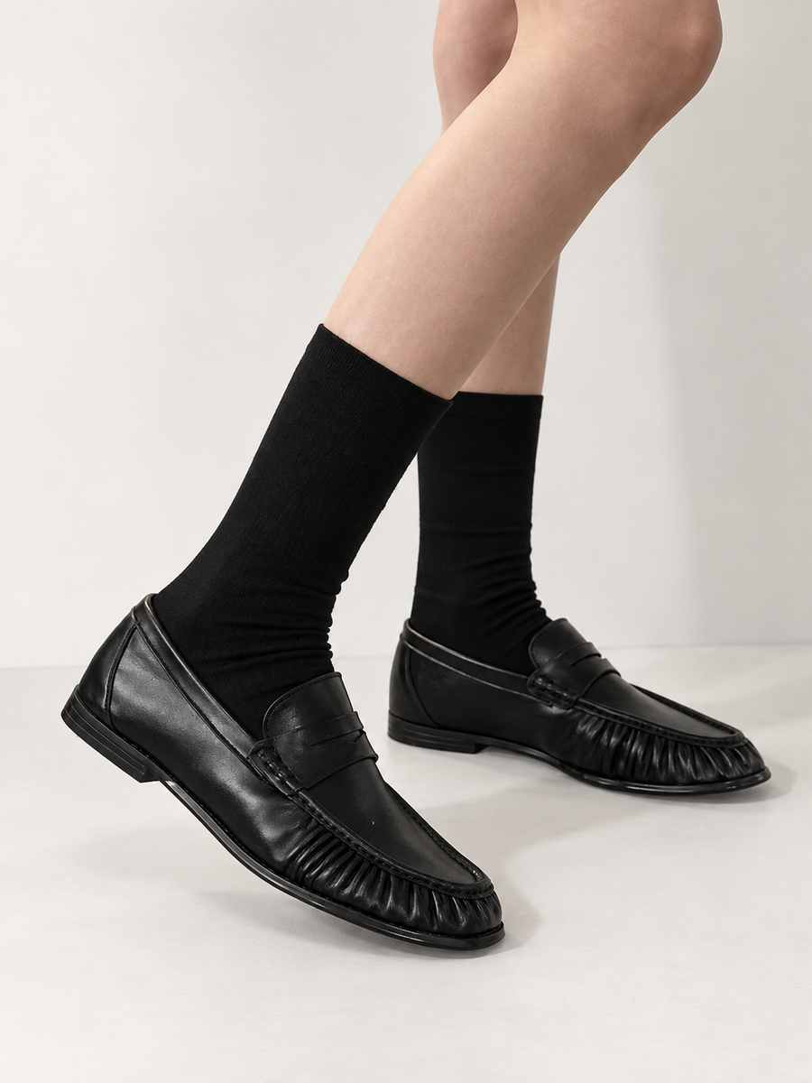 Shirring loafer model view