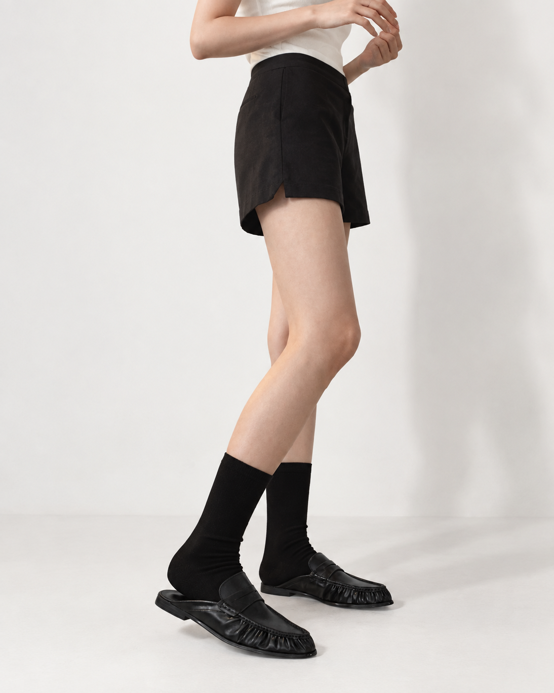Shirring bloafer model view