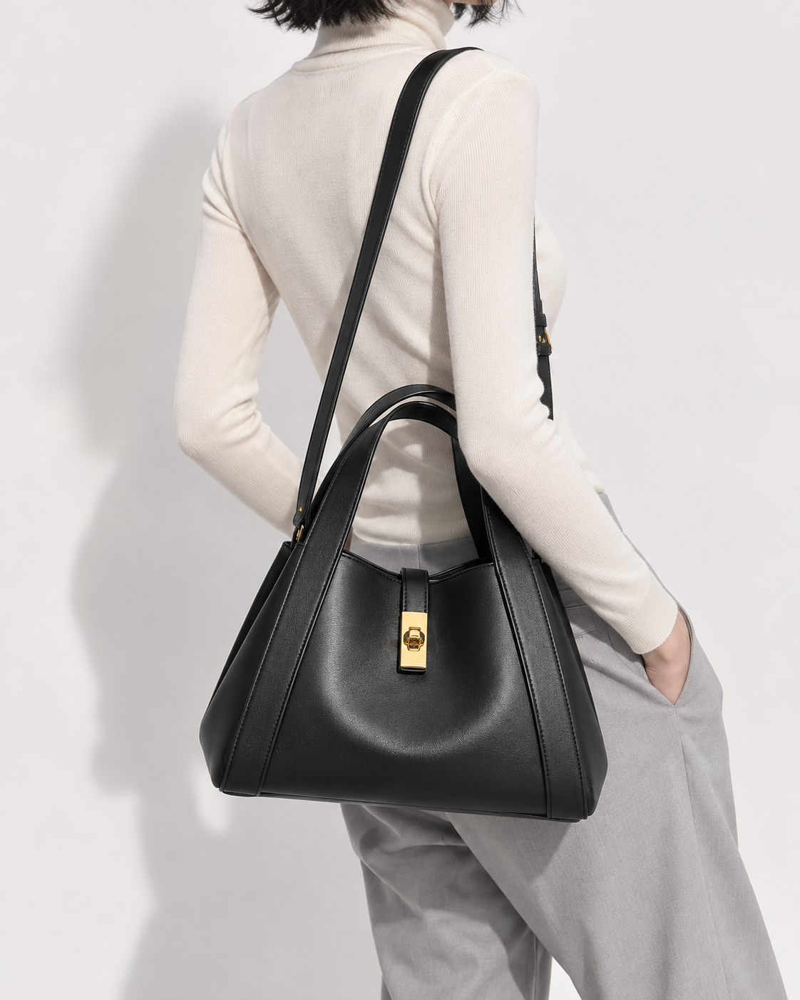 Elly tote model view